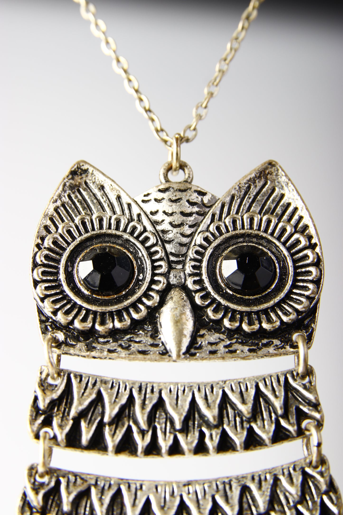 Vintage Rustic Owl Pendant Necklace – Articulated Silver-Tone Statement Jewelry
