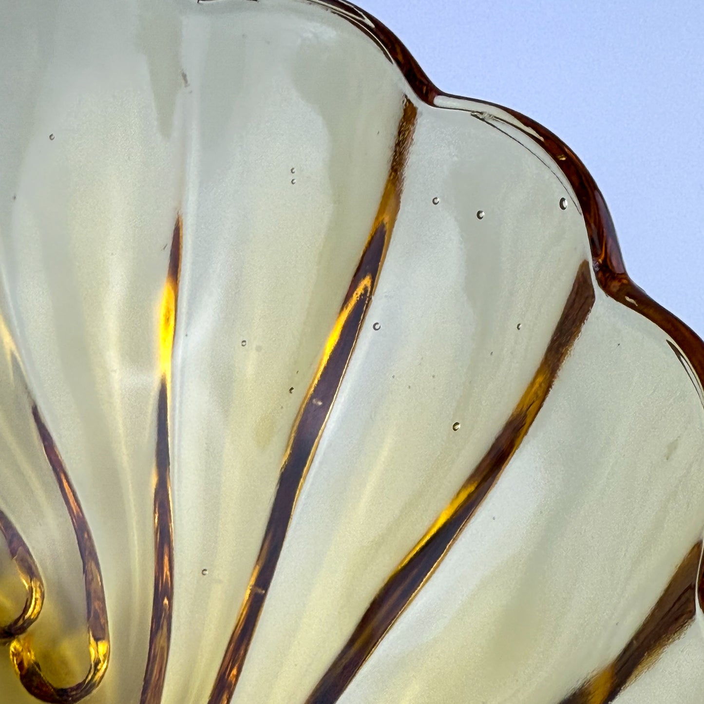 Vintage Hazel Atlas Amber Swirl Glass Bowl 9” Scalloped Edge