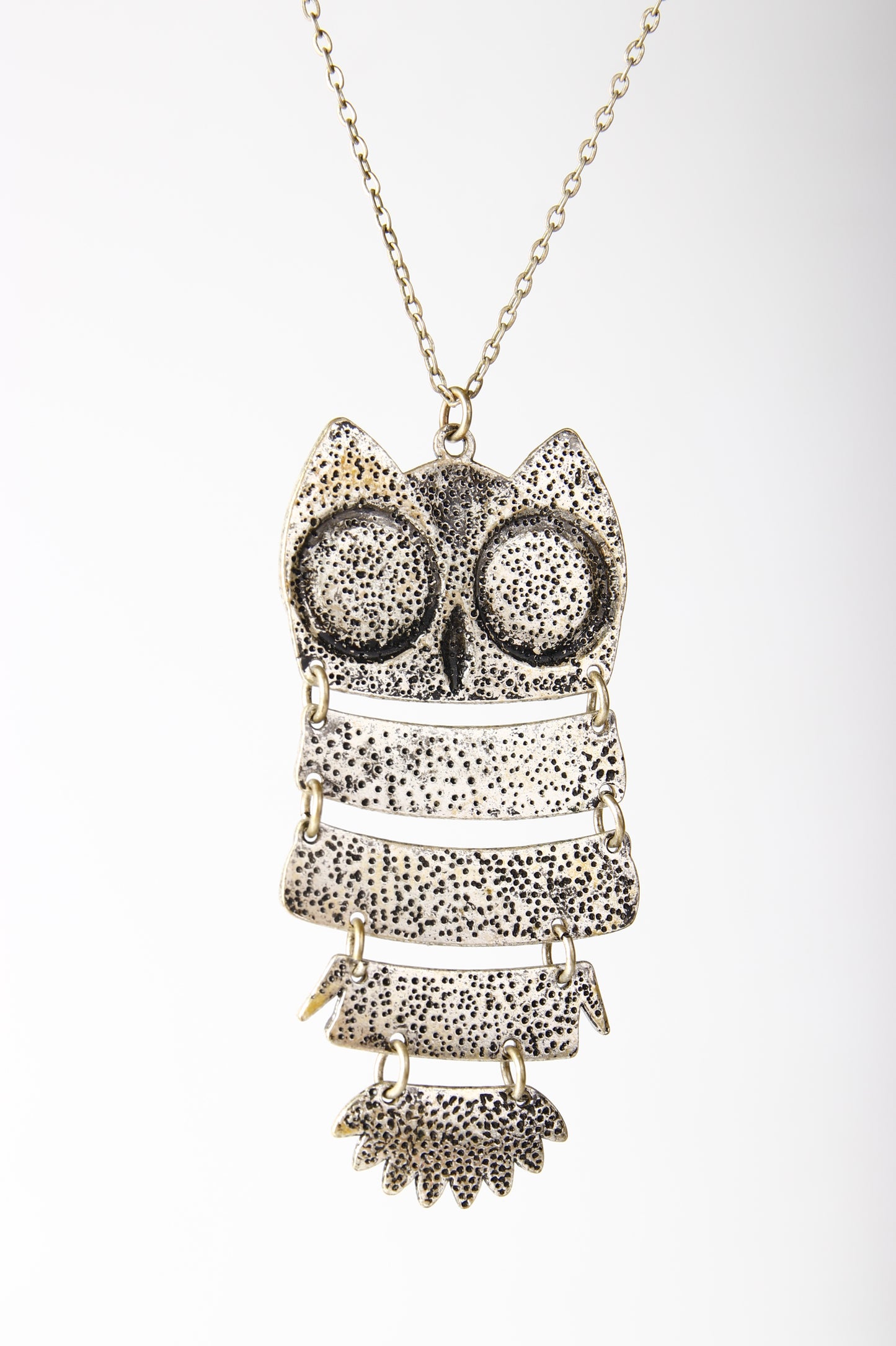 Vintage Rustic Owl Pendant Necklace – Articulated Silver-Tone Statement Jewelry