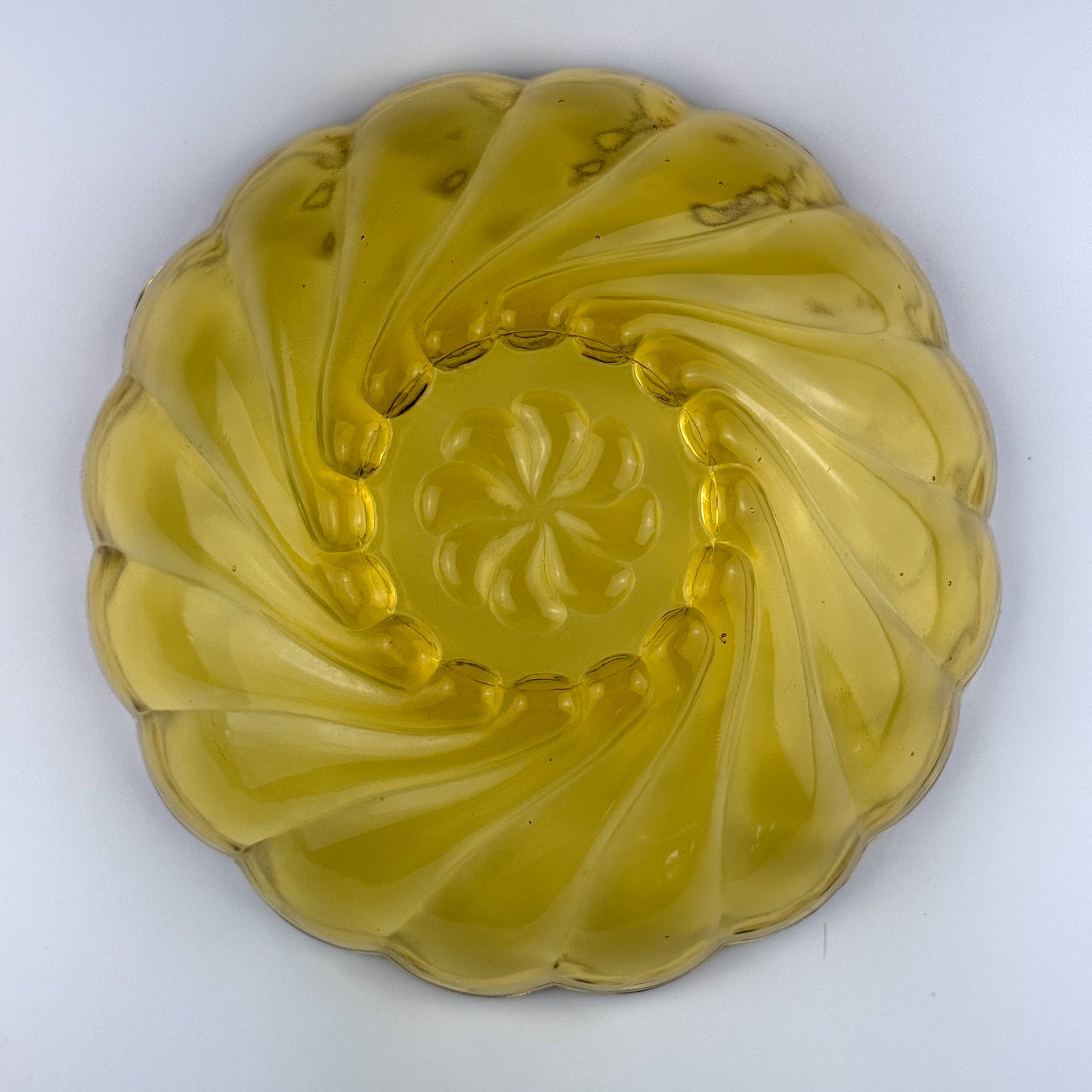 Vintage Hazel Atlas Amber Swirl Glass Bowl 9” Scalloped Edge