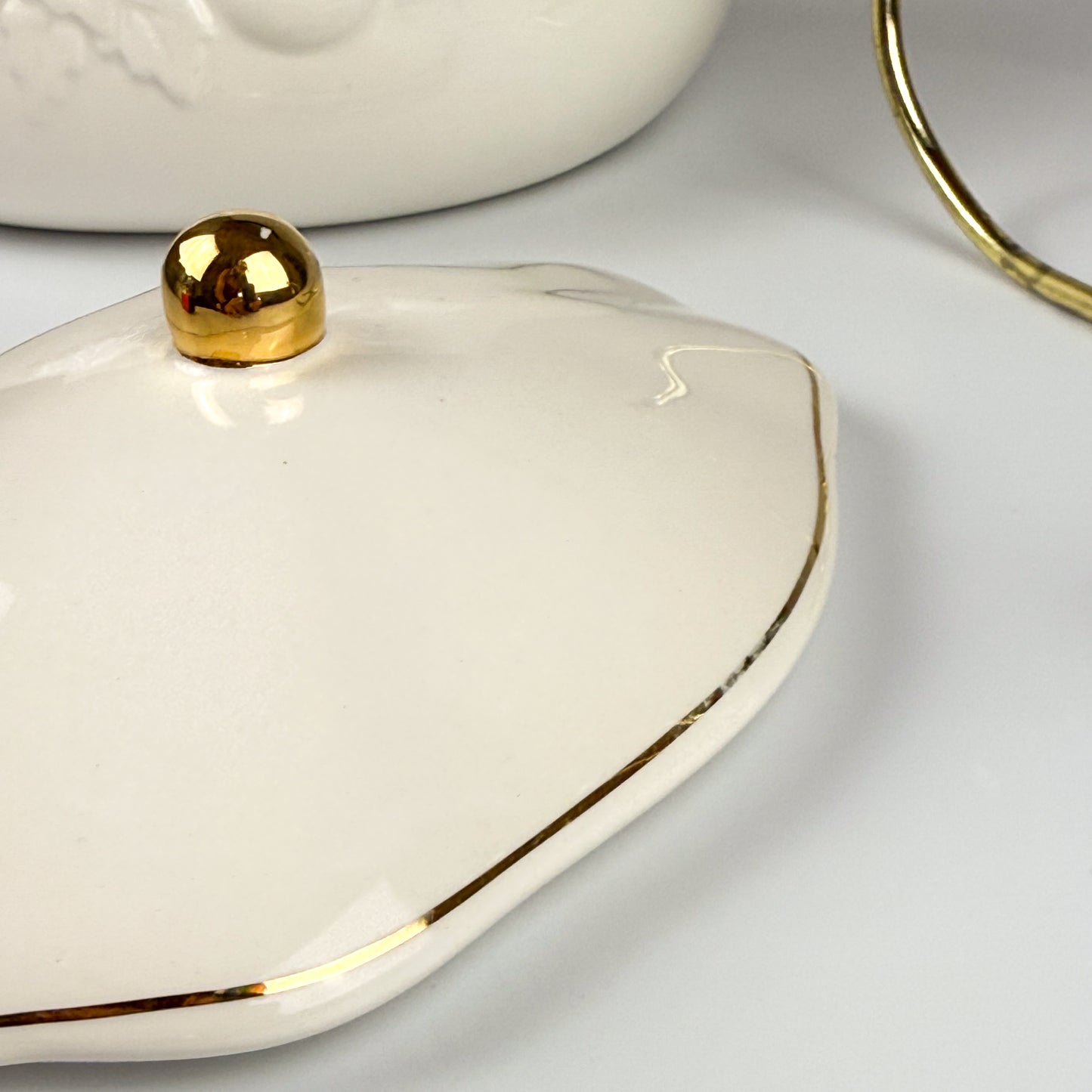 Vintage Teleflora Ceramic Covered Serving Dish with Embossed Fruit Design & Gold Trim – Removable Metal Cradle