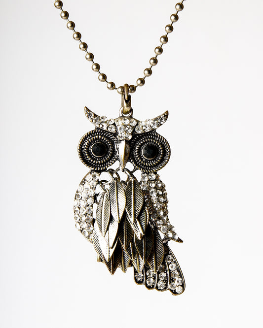 Vintage Crystal Owl Pendant Necklace – Silver-Tone Statement Jewelry with Dangling Feathers