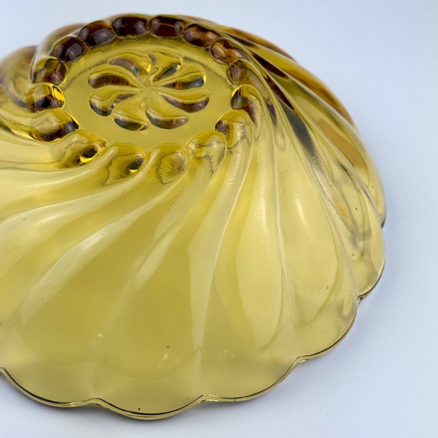 Vintage Hazel Atlas Amber Swirl Glass Bowl 9” Scalloped Edge